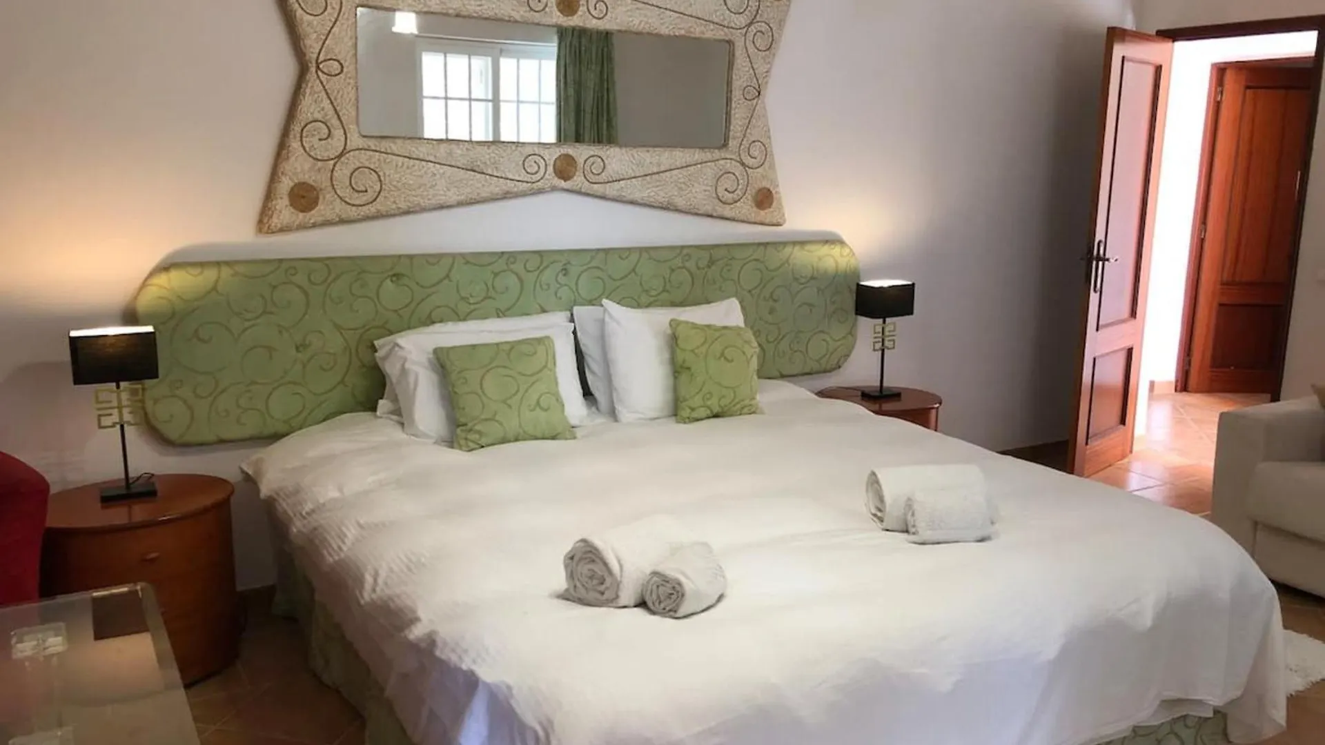 Cosy Carvoeiro Villa 5 Bedrooms Casa Solara Table Tennis Table Private Pool Alporchinhos Porches  0*, Porches (Algarve)