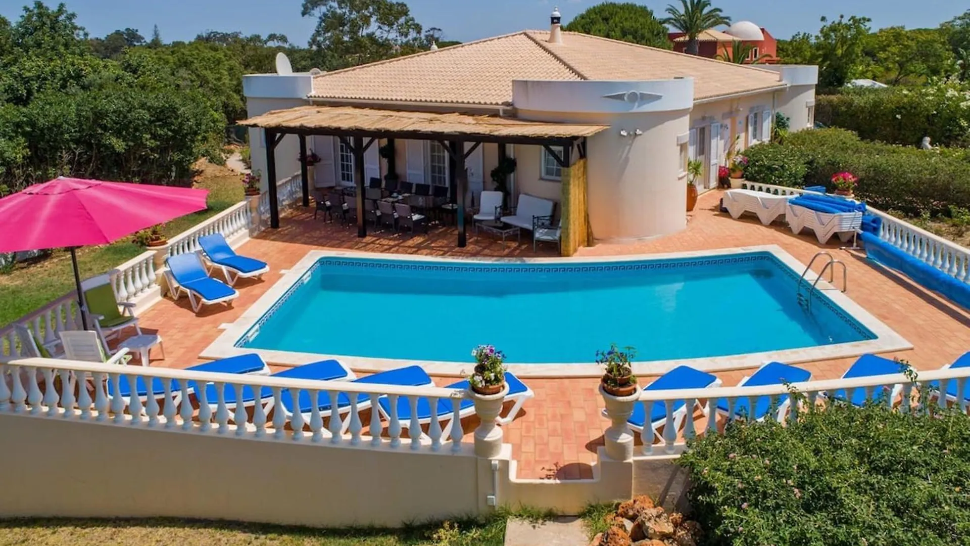 Cosy Carvoeiro Villa 5 Bedrooms Casa Solara Table Tennis Table Private Pool Alporchinhos Porches   Porches (Algarve)