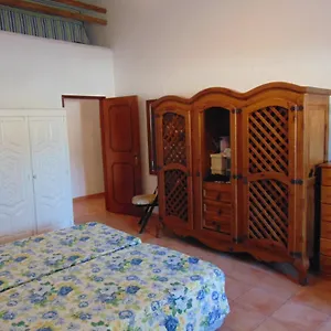 Casa de Férias Monte Areias Casa De Campo/passadico/pateo/rampa, Porches (Algarve)